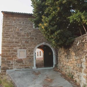 Hotel Oltre L'Arco San Dorligo della Valle Exterior photo