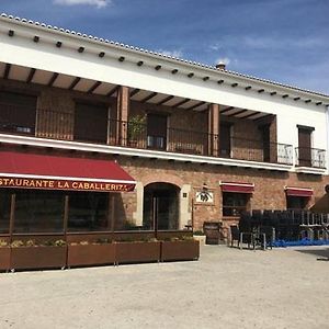 Hotel Hostal La Caballeriza Malpartida de Cáceres Exterior photo