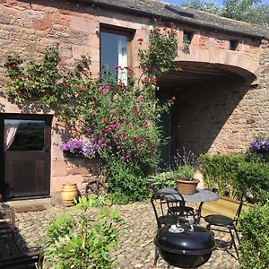 Villa Historic Converted Byre In Courtyard Of 16C House Caldbeck Exterior photo