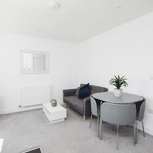 Ferienwohnung New 2Bd Pontact Flat In The Heart Of Didcot Exterior photo