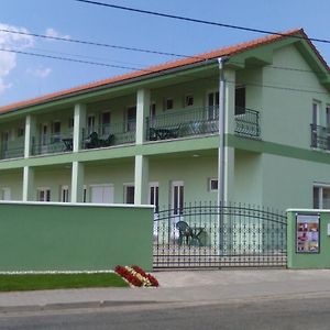 Hotel Privat Sulamit Podhájska Exterior photo