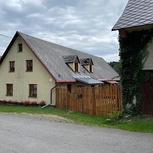 Ferienwohnung Ubytovani Samotin Sněžné Exterior photo