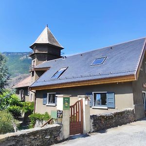 Bed and Breakfast Chateau Du Vigny - Maison D'Hotes Saint-Michel-de-Maurienne Exterior photo