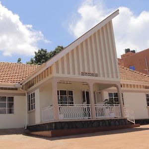 Luwafu Guest House Kampala Exterior photo