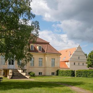 Hotel Gästehaus Reckahn der Rochow Akademie Exterior photo