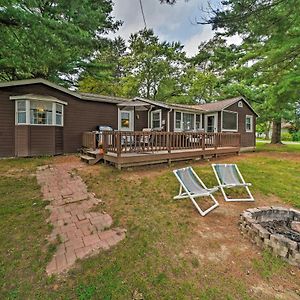 Villa Idyllic Edinboro Escape Walk To Beach And Lake Exterior photo