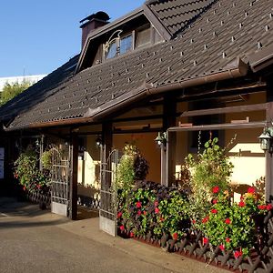 Hotel Crni Baron Pension Black Baron Marburg Exterior photo