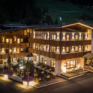 first mountain Hotel Ötztal Längenfeld Exterior photo