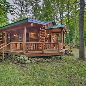 Villa Updated Manistique Log Cabin, Yard And Fire Pit Exterior photo