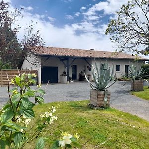 Bed and Breakfast La Maison Du Bonheur Saint-Bernard  Exterior photo