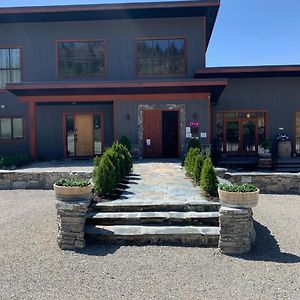 Wesbert Winery&Guest Suites Penticton Exterior photo