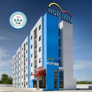 Hop Inn Nakhon Sawan Exterior photo