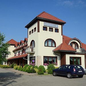 Hotel Tyniecki Krakau Exterior photo