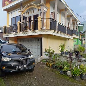 Villa Full House Aqiela Syariah Wonosobo Exterior photo