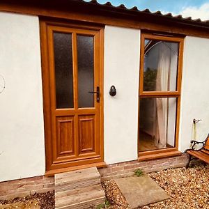 Private Detached Annex In Isleham Village Exterior photo