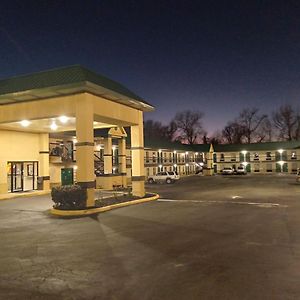 Motel Super 8 By Wyndham Columbia Exterior photo