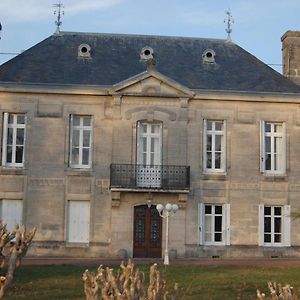 Gasthaus Chateau Begot Lansac  Exterior photo