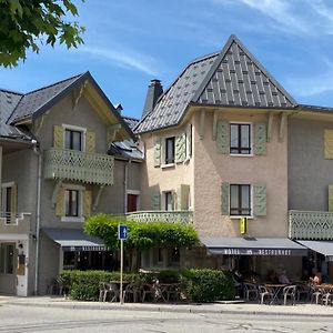 Hotel Logis La Chaumiere Saint-Maurice Thorens-Glières Exterior photo