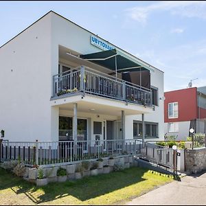 Hotel Ubytovani Bezchlebovi Český Krumlov Exterior photo