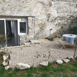 Logement Entier Dans Village Calme Guillerval Exterior photo