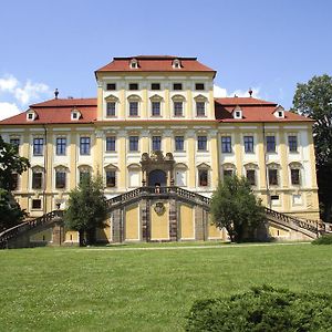 Hotel Zamek Cerveny Hradek Jirkov Exterior photo