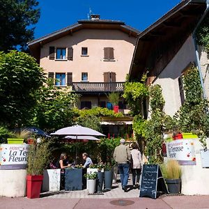 La Terrasse Fleurie, Logis, Hotel Et Restaurant Divonne-les-Bains Exterior photo