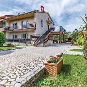 2 Bedroom Cozy Apartment In Ližnjan Exterior photo