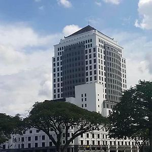 Merdeka Palace Hotel&Suites Kuching Exterior photo