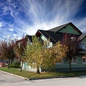 Rooms En Krajcar Cerknica Exterior photo