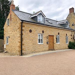 Villa The Manor Barn Northampton Exterior photo