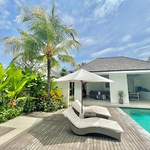 Alami Luxury Villa Seminyak Exterior photo