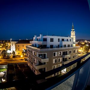 Ferienwohnung Rooftop Tulln Operated By Revliving Tulln An Der Donau Exterior photo