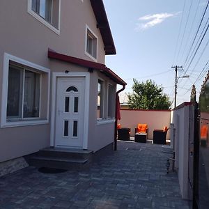 Villa "Apartament"-Casa Genius Ploieşti Exterior photo