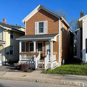 Villa Cozy Finger Lakes Abode in Dtwn Canandaigua! Exterior photo