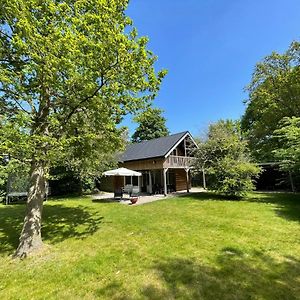 Villa Tofino, Een Comfortabel Vakantiehuis Naast Een Bos En Zwemmeer Gasselte Exterior photo