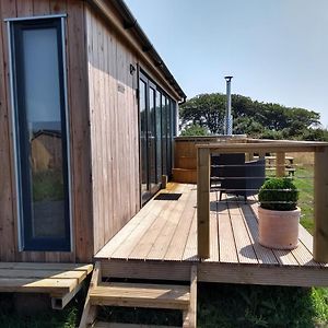 Cleeves Cabins Ailsa Luxury Lodge With Hot Tub Dalry  Exterior photo