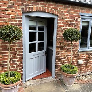 Topiary Barn - Stylish Accommodation In Rutland Uppingham Exterior photo