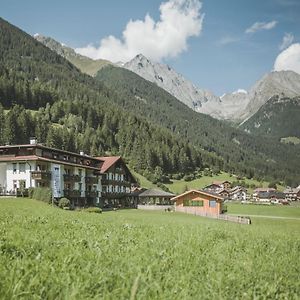 Hotel Vierbrunnenhof Antholz Mittertal Exterior photo