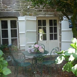 Bed and Breakfast La Maison De Claire Val-Couesnon Exterior photo