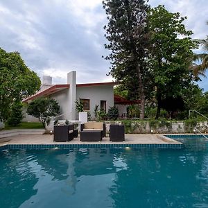 Stayvista'S Villaggio - Orchard Oasis With Pool, Expansive Lawn, Patio & Indoor Activities Nashik Exterior photo