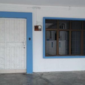 Santorini 4 Bedrooms Full Air Cond Entire Home By Grab A Stay Ipoh Exterior photo