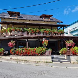 Apartments And Rooms Jerkovic Korenica Exterior photo