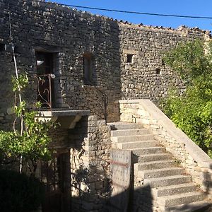 Hotel La Tour Des Baronnies A La Porte De L Eau Saint-Auban-sur-lʼOuvèze Exterior photo