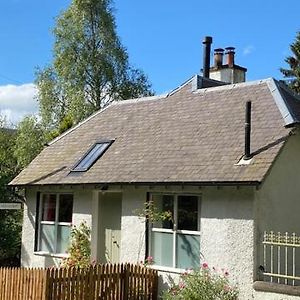 Cobbler'S Cottage At Kindrochet, Strathtay Pitlochry Exterior photo
