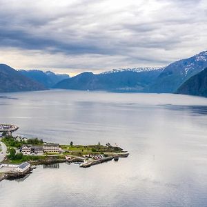 Sognefjord Hotel Hermansverk Exterior photo