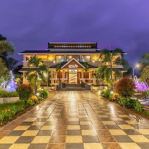 Coco Palm'S By Stayvista - Amidst Grape Farms, Enjoy Plunge Pools, Games Room & A Spacious Lawn Nashik Exterior photo