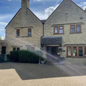Cotswolds Luxury House In Central Bourton Large Sleeps 2-11. Pet Friendly. Exterior photo