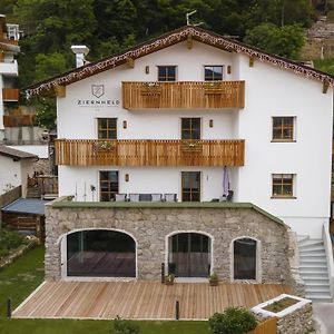 Bed and Breakfast Garni Ziernheld Mals im Vinschgau Exterior photo