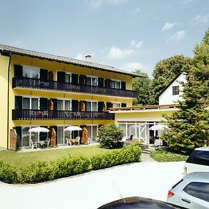 Bed and Breakfast Pension Regia Velden am Wörthersee Exterior photo