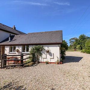 Villa Little Rowan At Rowan Park Farm Beaworthy Exterior photo